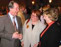 Franz M&uuml;ntefering, Angelika Graf, Elfriede Pauli beim Empfang f&uuml;r akttive &Auml;ltere, Berlin, 09. Mai 2005